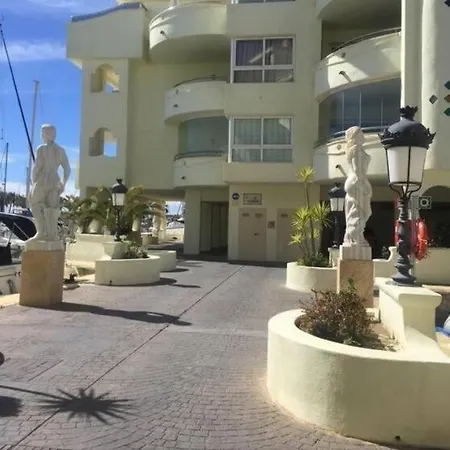 Penthouse In Puerto Marina Appartement
